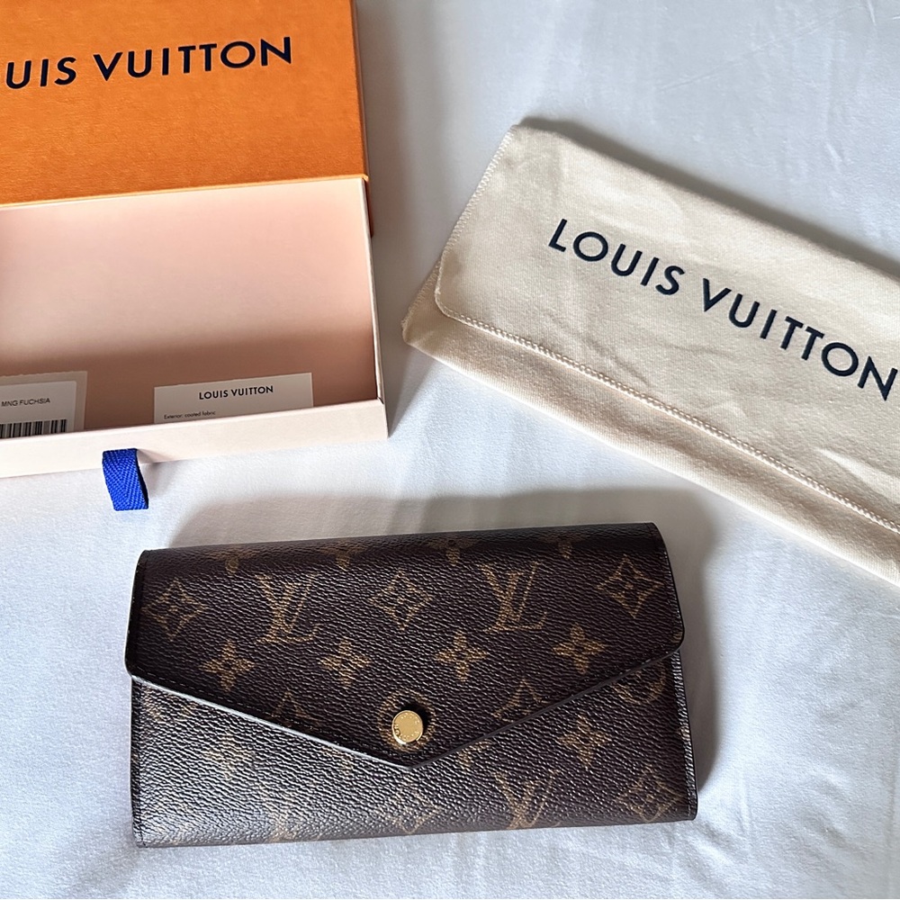 Louis Vuitton Brown Monogram Sarah Wallet M62234